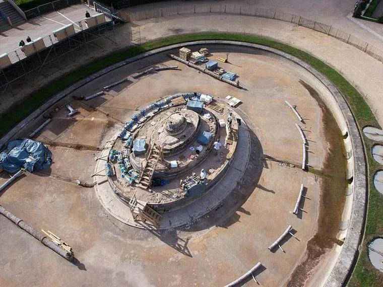 Vista aérea de los jardines de Versalles y la fuente de Latona