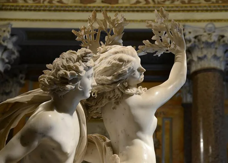 Escultura Apolo y Dafne de Bernini en la Galería Borghese de Roma