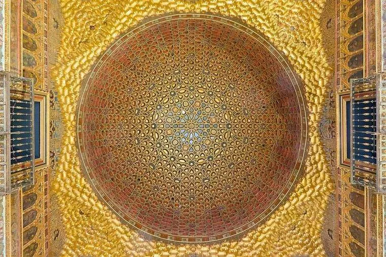 Salón de Embajadores del Real Alcázar de Sevilla con su cúpula dorada